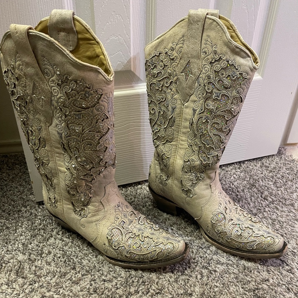 Corral boots